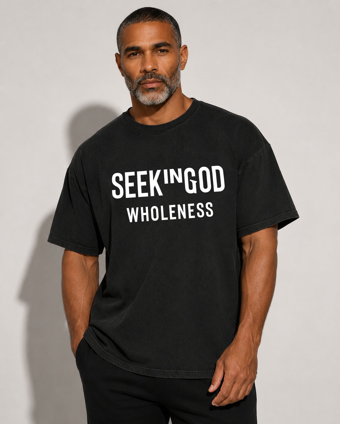 T-shirt della Fondazione SEEKINGOD